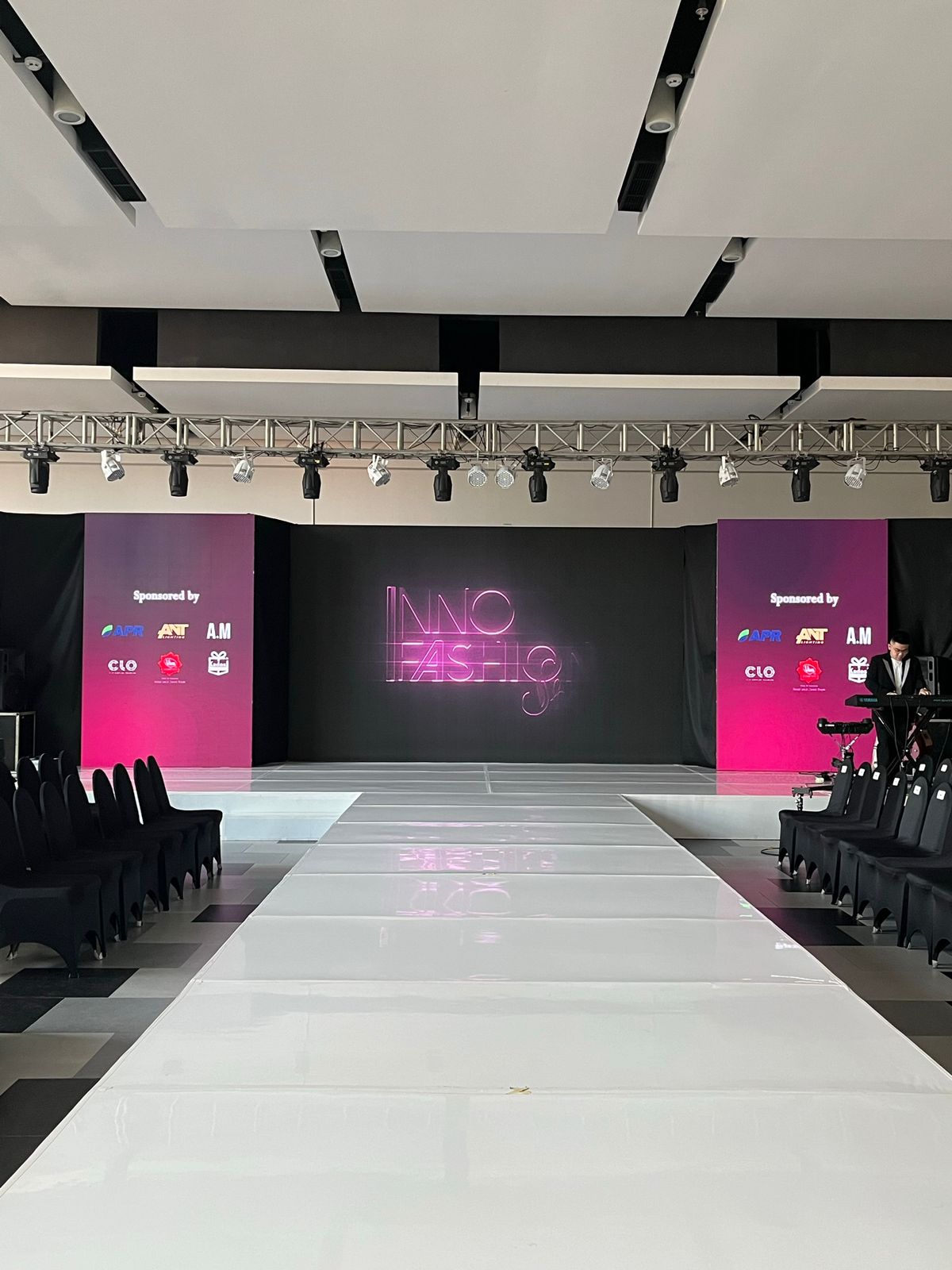 LED Screen